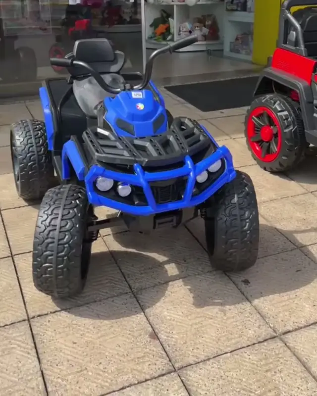 Quadriciclo elétrico azul para crianças